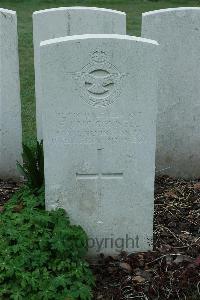 Bailleul Communal Cemetery Extension (Nord) - McConnell, F J