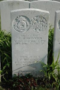 Bailleul Communal Cemetery Extension (Nord) - McCormac, Thomas Gerald