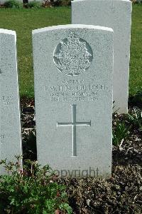 Bailleul Communal Cemetery Extension (Nord) - McCulloch, J W H