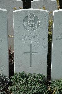 Bailleul Communal Cemetery Extension (Nord) - McGee, A