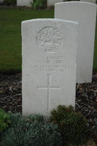 Bailleul Communal Cemetery Extension (Nord) - McGee, C