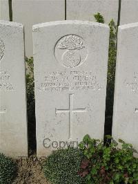 Bailleul Communal Cemetery Extension (Nord) - McGivern, Robert William