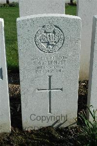 Bailleul Communal Cemetery Extension (Nord) - McKenzie, S