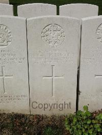 Bailleul Communal Cemetery Extension (Nord) - McLaughlin, D