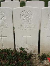 Bailleul Communal Cemetery Extension (Nord) - McLoughlin, P