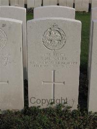 Bailleul Communal Cemetery Extension (Nord) - McNally, Bertie