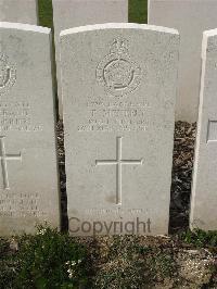 Bailleul Communal Cemetery Extension (Nord) - Meneely, Thomas