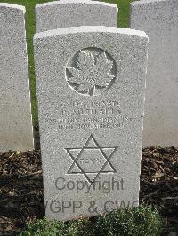 Bailleul Communal Cemetery Extension (Nord) - Michaels, P