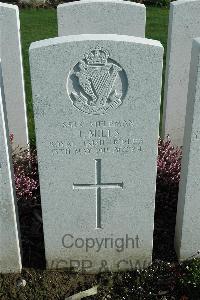 Bailleul Communal Cemetery Extension (Nord) - Mills, J