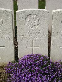 Bailleul Communal Cemetery Extension (Nord) - Milne, J S
