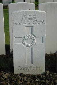 Bailleul Communal Cemetery Extension (Nord) - Milne, Thomas Percy