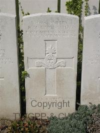 Bailleul Communal Cemetery Extension (Nord) - Monaghan, P H J