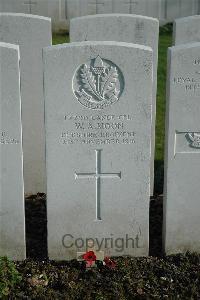 Bailleul Communal Cemetery Extension (Nord) - Moon, William Alfred