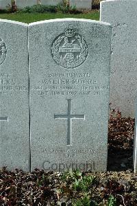 Bailleul Communal Cemetery Extension (Nord) - Moore, Walter