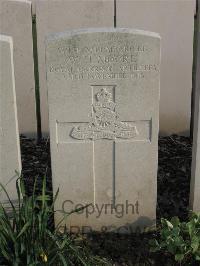 Bailleul Communal Cemetery Extension (Nord) - Moore, W H