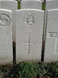 Bailleul Communal Cemetery Extension (Nord) - Moran, T J