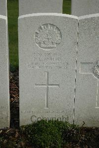 Bailleul Communal Cemetery Extension (Nord) - Morris, Frank Leslie