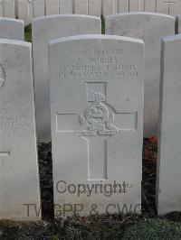 Bailleul Communal Cemetery Extension (Nord) - Morris, J