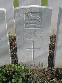 Bailleul Communal Cemetery Extension (Nord) - Morton, E