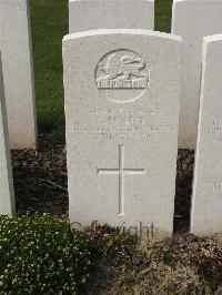 Bailleul Communal Cemetery Extension (Nord) - Mount, S