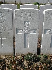 Bailleul Communal Cemetery Extension (Nord) - Munro, W J