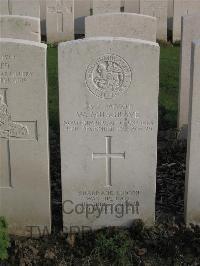 Bailleul Communal Cemetery Extension (Nord) - Musgrave, W