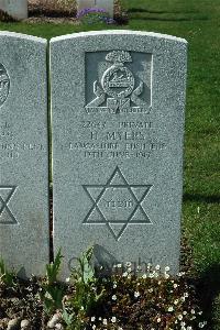 Bailleul Communal Cemetery Extension (Nord) - Myers, H