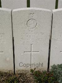 Bailleul Communal Cemetery Extension (Nord) - Nash, J