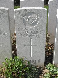 Bailleul Communal Cemetery Extension (Nord) - Nettleton, L