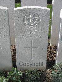 Bailleul Communal Cemetery Extension (Nord) - Nevill, E