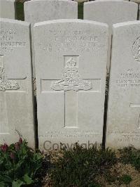 Bailleul Communal Cemetery Extension (Nord) - Newcombe, W F