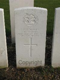 Bailleul Communal Cemetery Extension (Nord) - Newns, John