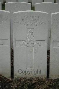 Bailleul Communal Cemetery Extension (Nord) - Newrick, H