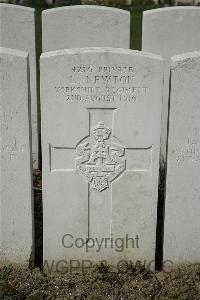 Bailleul Communal Cemetery Extension (Nord) - Newton, E