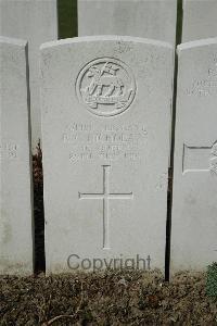 Bailleul Communal Cemetery Extension (Nord) - Nicholass, R C