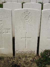 Bailleul Communal Cemetery Extension (Nord) - Nicholson, Tom