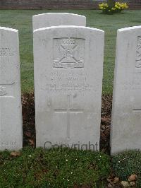 Bailleul Communal Cemetery Extension (Nord) - North, Ernest William