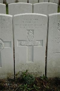 Bailleul Communal Cemetery Extension (Nord) - Phillips, Thomas