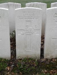 Bailleul Communal Cemetery Extension (Nord) - Pascoe, J