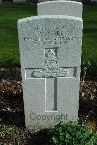 Bailleul Communal Cemetery Extension (Nord) - Pearl, W