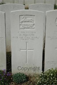 Bailleul Communal Cemetery Extension (Nord) - Pearson, H