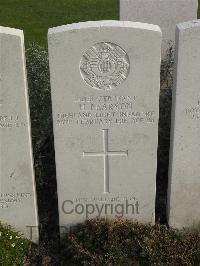 Bailleul Communal Cemetery Extension (Nord) - Pearson, H