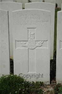 Bailleul Communal Cemetery Extension (Nord) - Pearson, Thomas