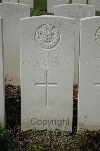 Bailleul Communal Cemetery Extension (Nord) - Peart, A E