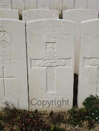 Bailleul Communal Cemetery Extension (Nord) - Pelly, C A