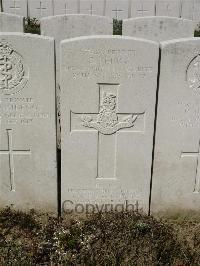 Bailleul Communal Cemetery Extension (Nord) - Perry, S