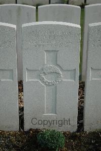 Bailleul Communal Cemetery Extension (Nord) - Perry, Walter Jack