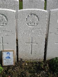 Bailleul Communal Cemetery Extension (Nord) - Phillips, Mervyn Hugh