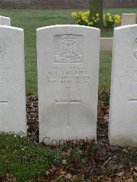 Bailleul Communal Cemetery Extension (Nord) - Phillips, W F