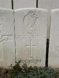 Bailleul Communal Cemetery Extension (Nord) - Pidden, F